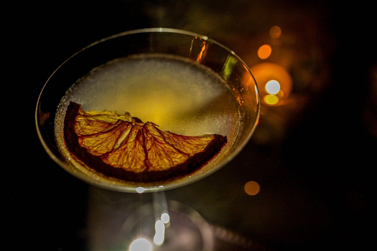 descubre nuestro servicio de bar móvil, perfecto para cualquier evento. ofrecemos una amplia selección de bebidas y cócteles, junto con un servicio profesional y amigable que hará que tu celebración sea inolvidable.